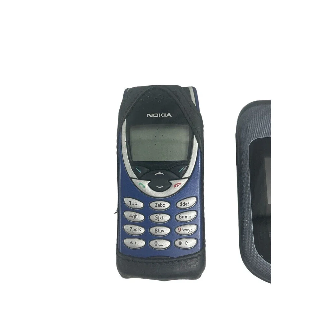 Lot 5 Vintage Cell Phone Flip Phones from Various Brands FOR PARTS, AS IS.